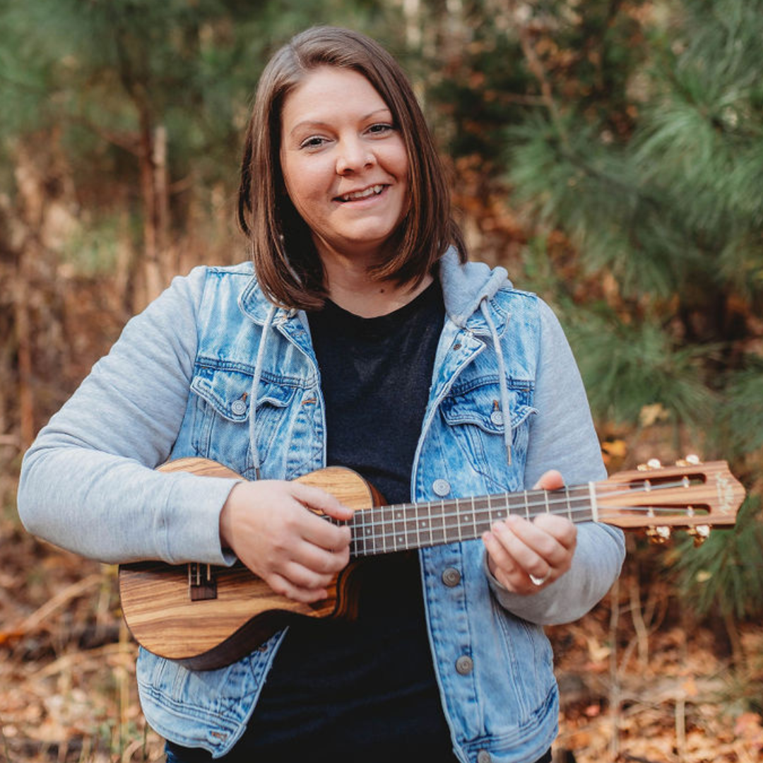 Confident Songwriter Lydia headshot